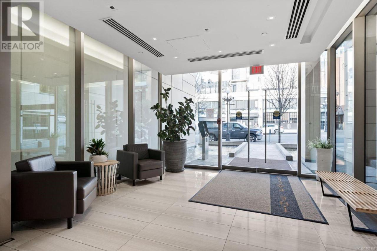 Waterfalls Hotel - Suite In Falls Downtown With Pool Victoria Buitenkant foto